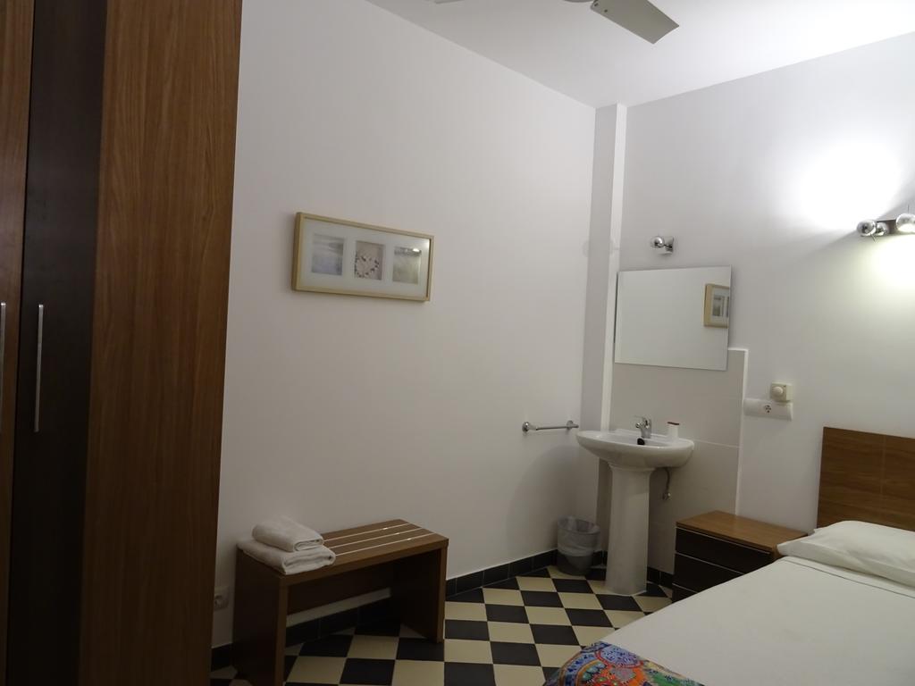 Hostal Ritzi Palma di Maiorca Esterno foto