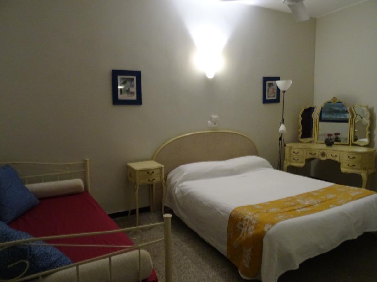 Hostal Ritzi Palma di Maiorca Esterno foto